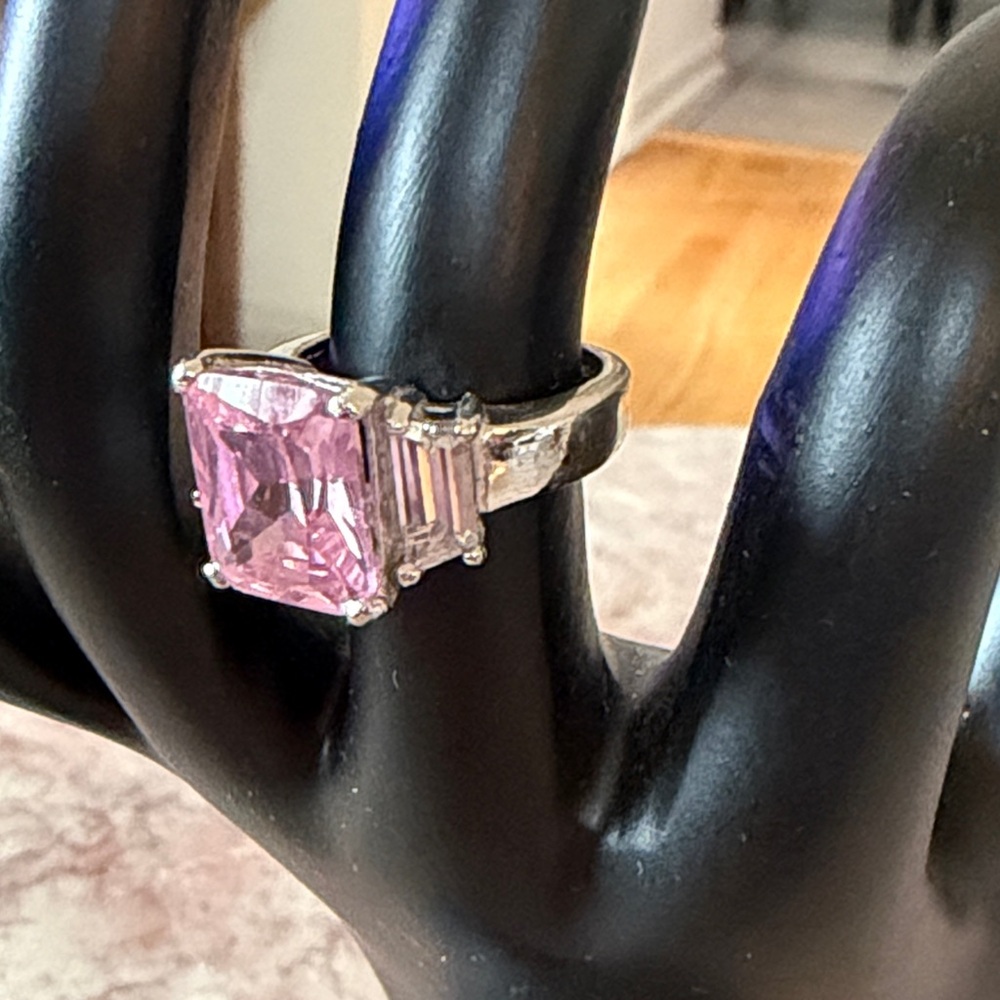 EUC~Woman’s Size 6.5 Vintage Pink & Crystal Cubic Zirconia Sterling Silver Ring - Picture 3 of 7